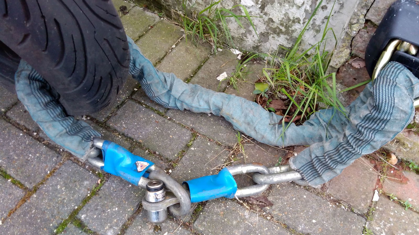 PJB Untouchable 19mm x 2.0m security chain and lock, £189.99